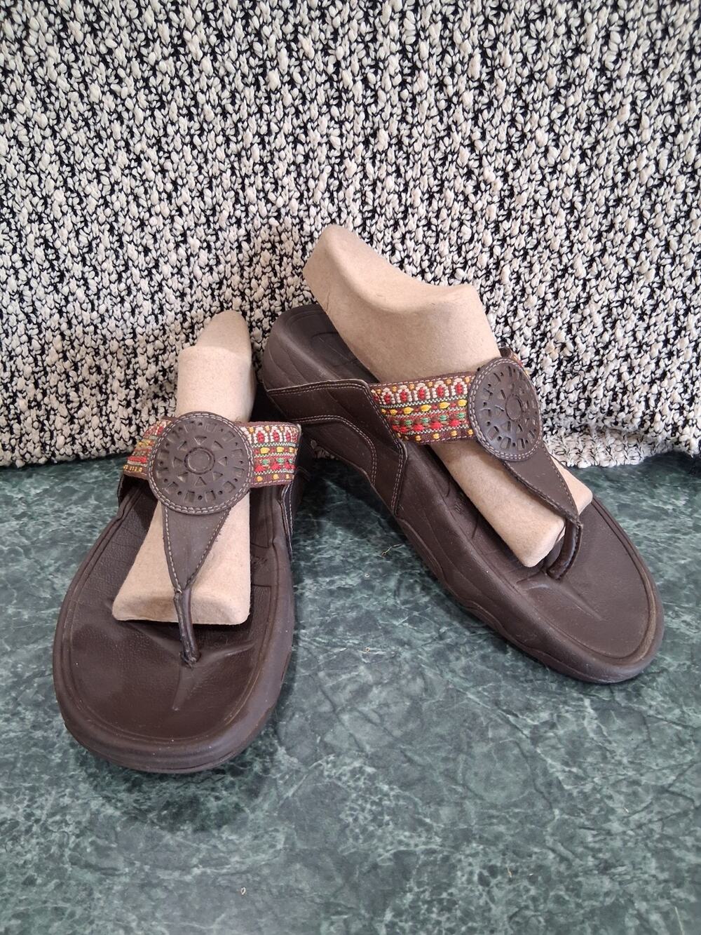 Skechers Tone-ups Women’s 8 Brown Embroidered Wedge Thong Sandals Boho Festival